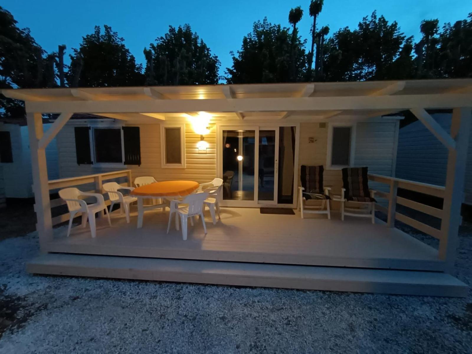 Chalet Camping River Italie Met 2 Slaapkamers Ameglia Exterior foto