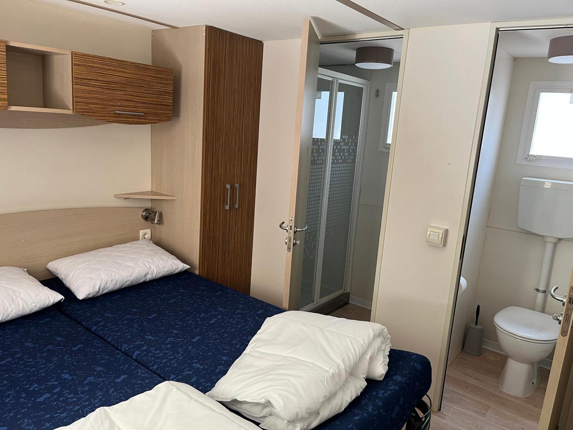 Chalet Camping River Italie Met 2 Slaapkamers Ameglia Exterior foto